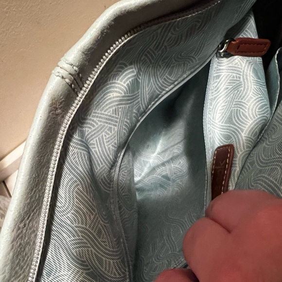 The Sak Leather Shoulder Bag - Picture 12 of 16